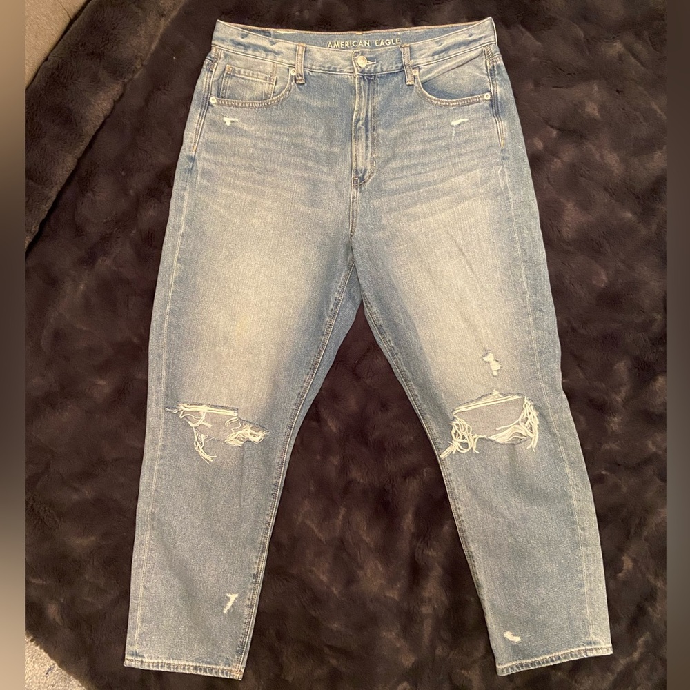 American Eagle Outfitters Mom Jeans